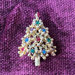 Vintage Eisenberg Christmas Pin